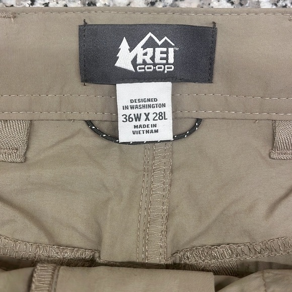 REI Co-op Sahara Fit Convertible Pants- Size 36x28 - Picture 5 of 7